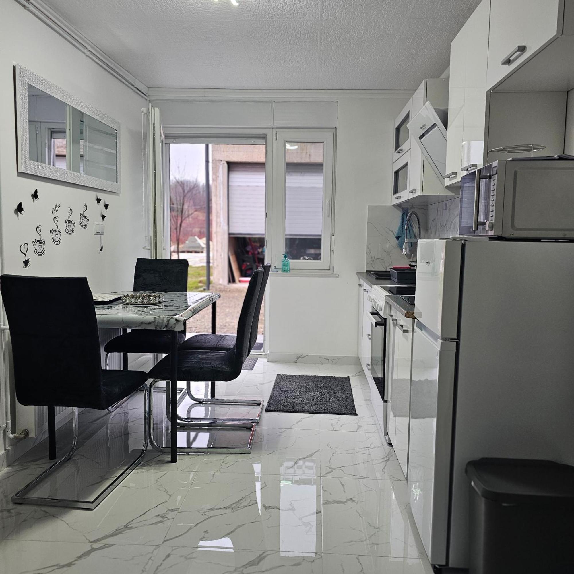 Ena1 & Ena2 -Big Free Parking Apartment Karlovac Ngoại thất bức ảnh